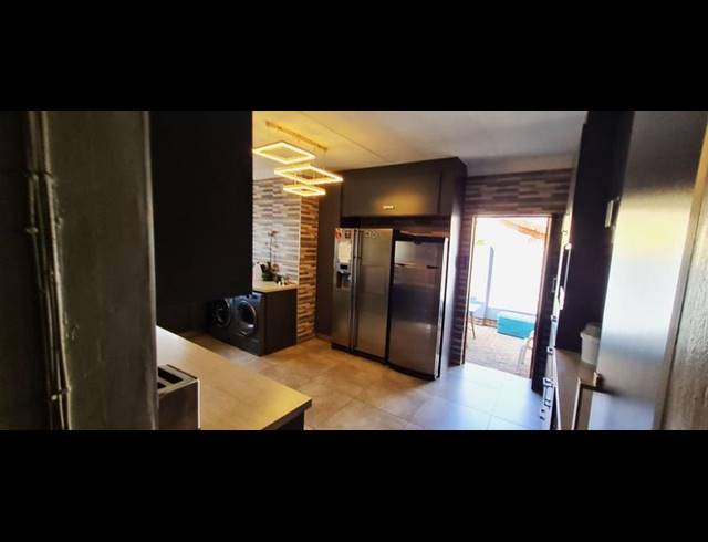 3 BEDROOM HOUSE FOR SALE IN BONAERO PARK